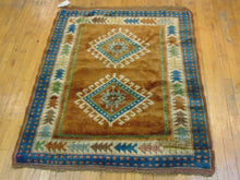 Load image into Gallery viewer, Vintage Estate Semi-Antique Handmade Oriental Rug E46