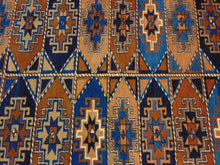 Load image into Gallery viewer, Vintage Estate Semi-Antique Handmade Oriental Rug E57